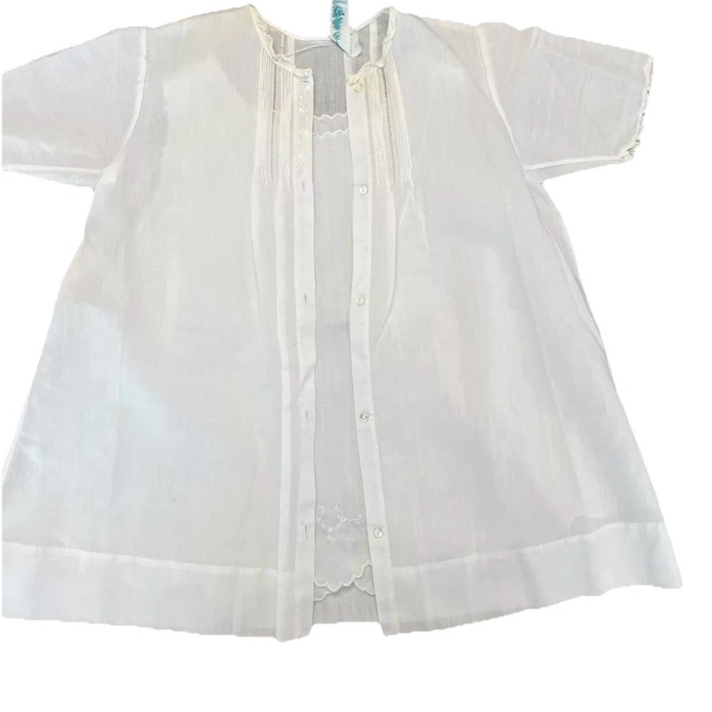 Feltman Bros Vintage white baby gown with overcoat white buttons infant 0-3 mos‎